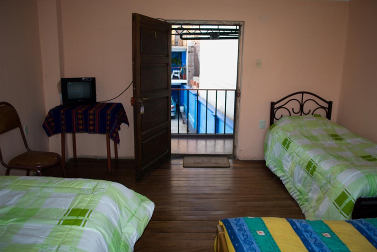 Hostal Florencia Copacabana  Habitación foto